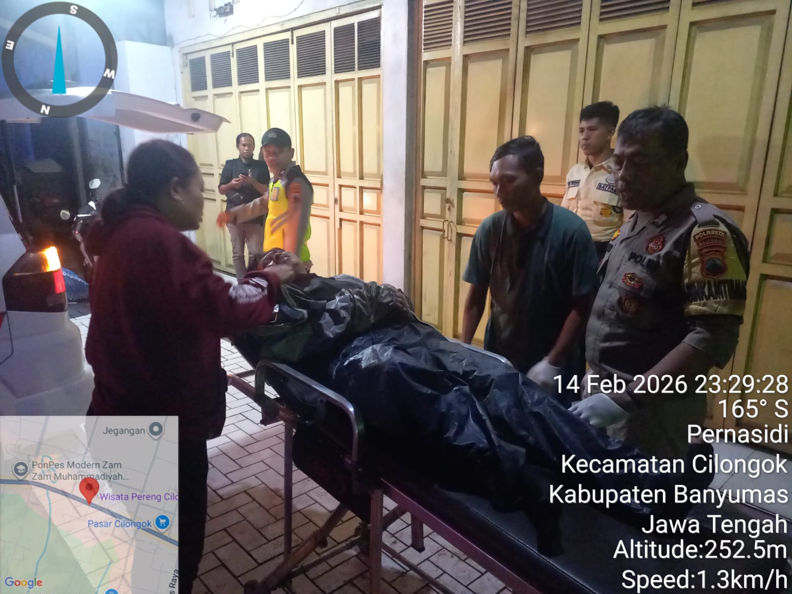 Alami Patah Tulang Akibat Laka Tunggal, Quick Respon Polsek Cilongok Polresta Banyumas Evakuasi Korban ke RSUD Ajibarang