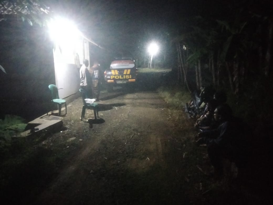 Sambang Satkamling, Polsek Kalibagor Polresta Banyumas Ajak Warga Perkuat Keamanan Lewat Ronda Malam