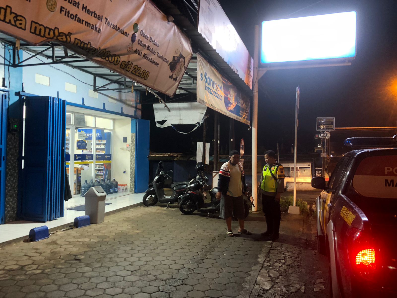 Antisipasi Curanmor, Polsek Kalibagor Polresta Banyumas Ajak Juru Parkir Tingkatkan Kewaspadaan