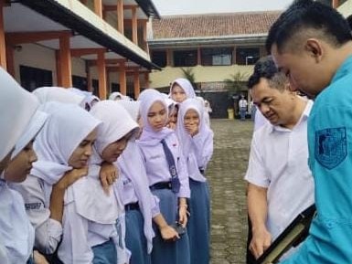 Satresnarkoba Polresta Banyumas Sosialisasikan Bahaya Narkoba kepada Ratusan Pelajar SMK Swagaya 1 Purwokerto