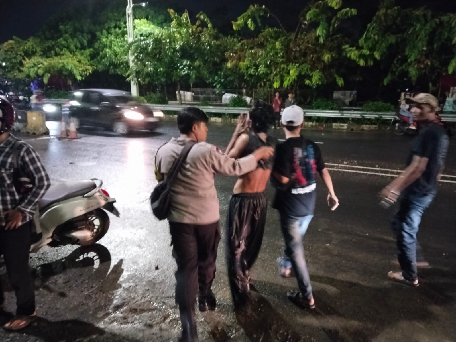 Polsek Purwokerto Selatan Polresta Banyumas Bergerak Cepat Amankan Pria Mabuk yang Mengganggu Pengunjung Street Food
