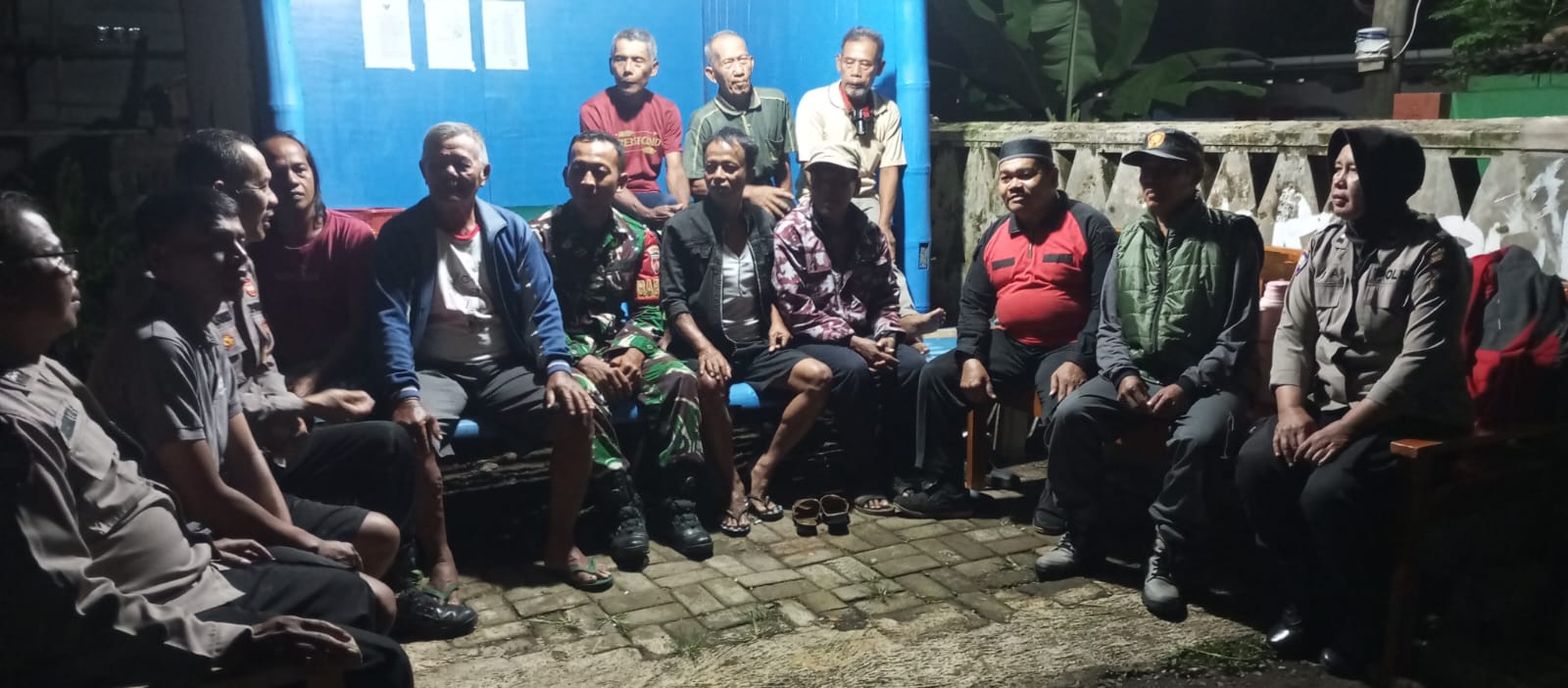 Polsek Sumbang Polresta Banyumas Apresiasi Kesadaran Ronda Warga Tambaksogra
