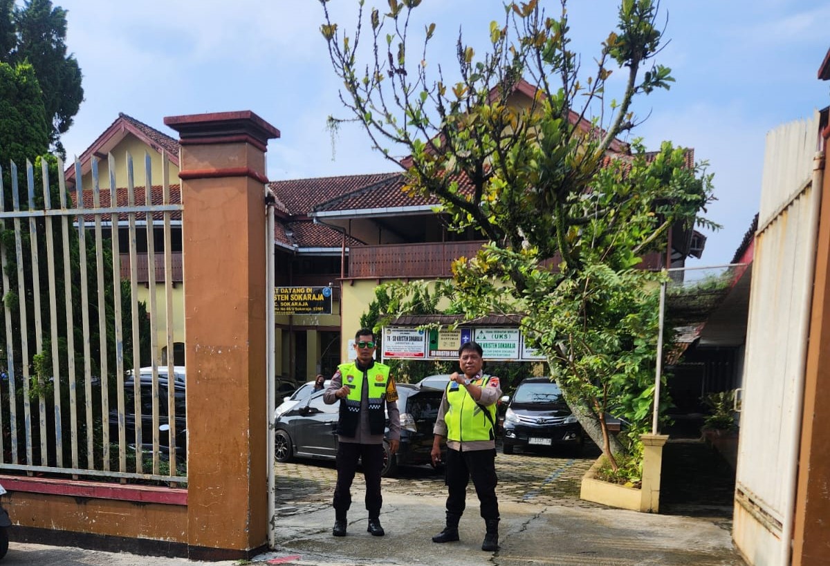 Polsek Sokaraja Polresta Banyumas Amankan Ibadah Peringatan Wafat Isa Al-Masih