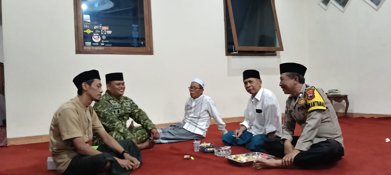 Bhabinkamtibmas Patikraja Polresta Banyumas Sambangi Tokoh Agama, Perkuat Sinergi Cegah Radikalisme
